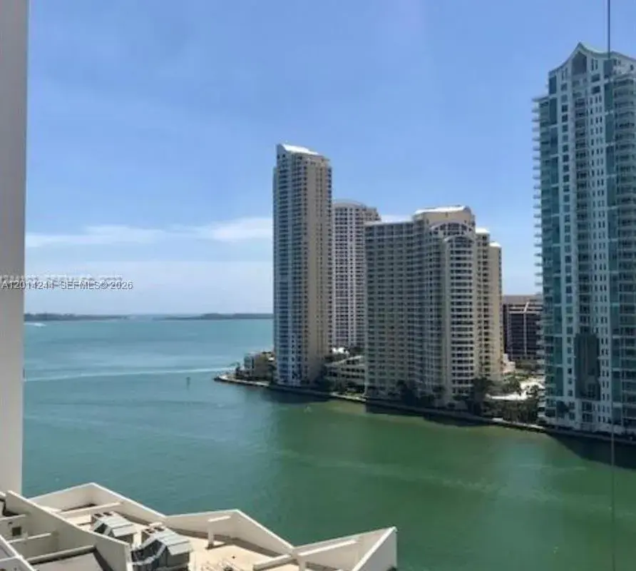 300 S Biscayne Blvd # L32, Miami FL 33131