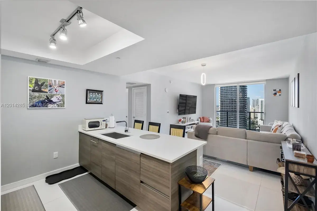 1100 S Miami Ave # 3307, Miami FL 33130