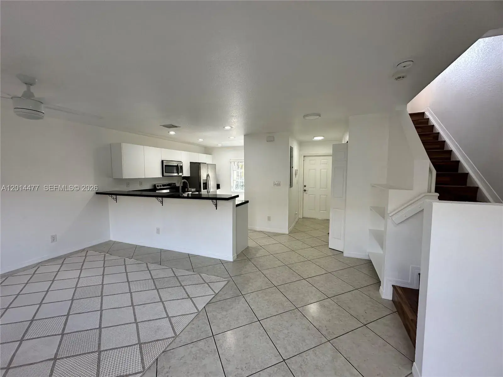 324 NE 3rd St # D, Hallandale Beach FL 33009