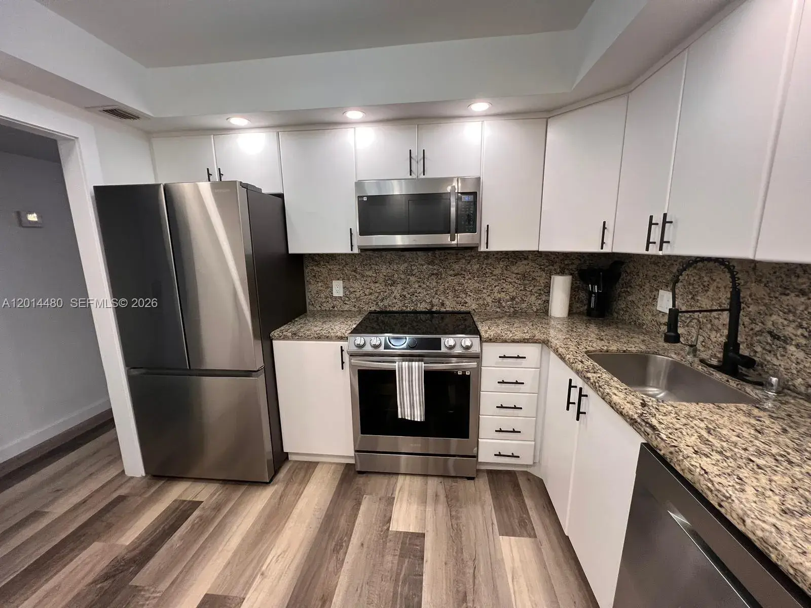 1 bedroom 1 bath Residential Lease for rent at 3800 S Ocean Dr # 1808, Hollywood FL 33019