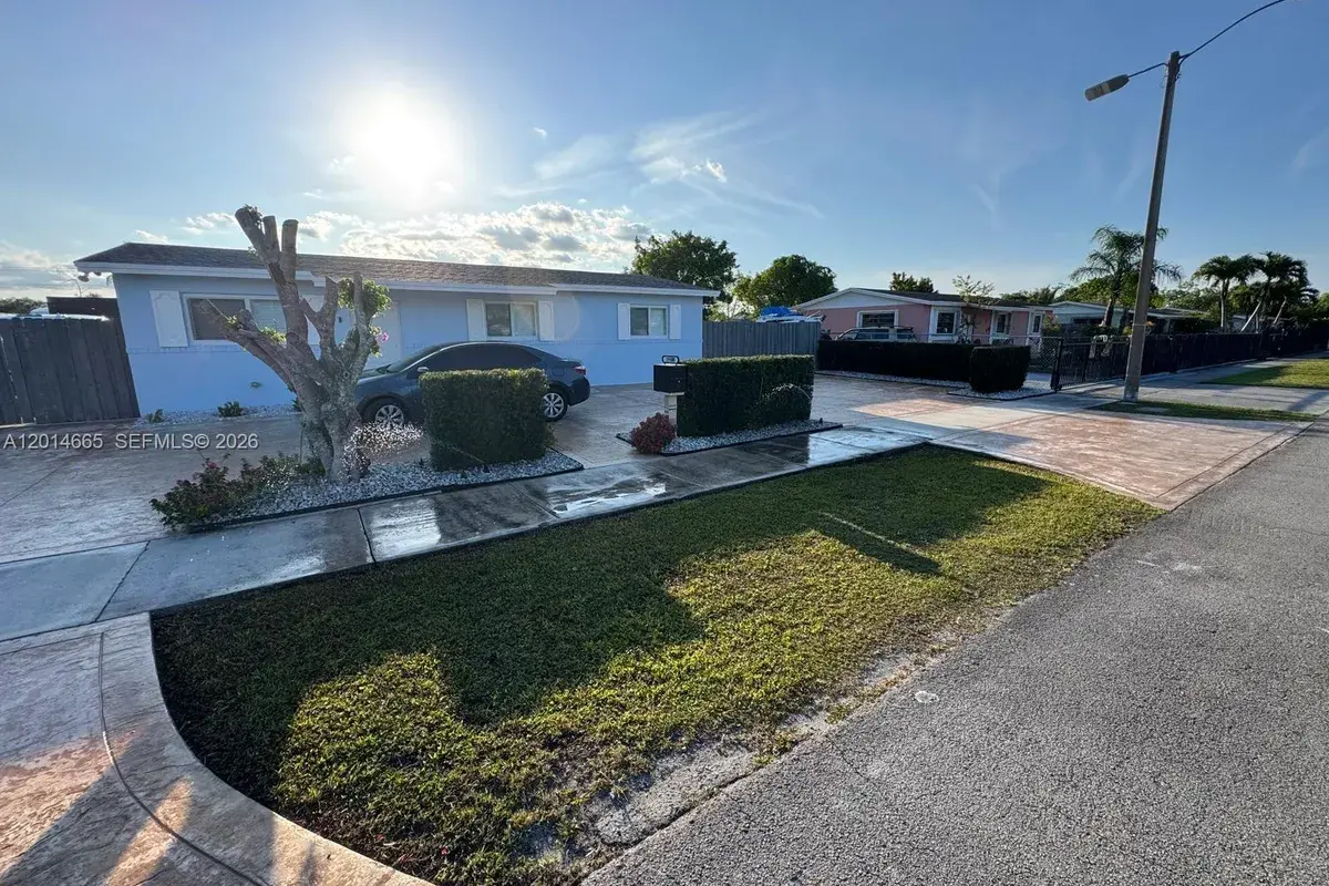 19500 SW 115th Ave, Miami FL 33157
