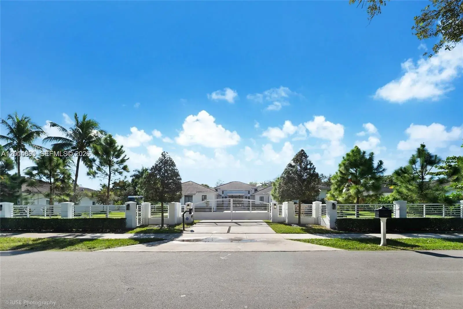 6 bedroom 8 bath for sale at 7830 SW 117th St, Pinecrest FL 33156