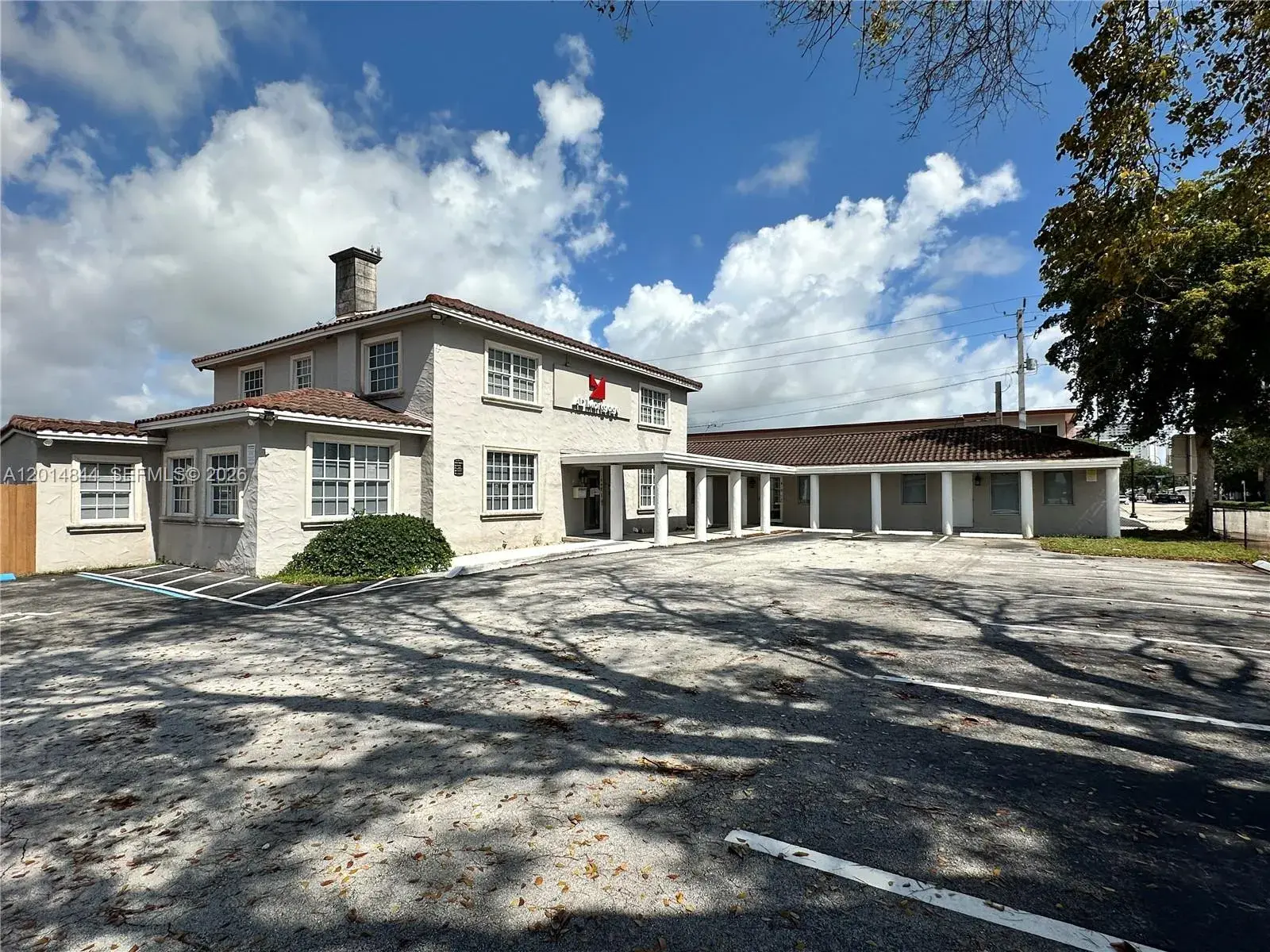 Commercial Sale for sale at 1040 S Federal Hwy, Hollywood FL 33020