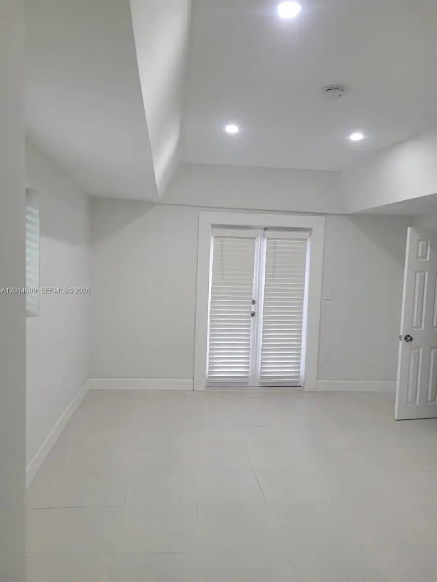 511 NW 62nd Ave, Miami FL 33126