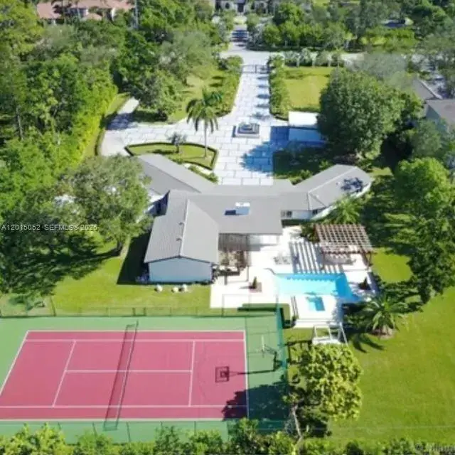 5 bedroom 4 bath for sale at 5250 SW 62nd Ave, Miami FL 33155
