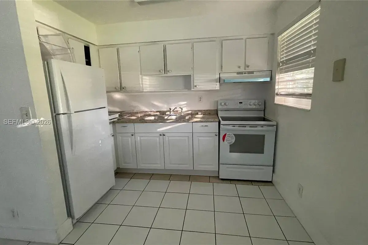 5200 NW 16th St, Lauderhill FL 33313