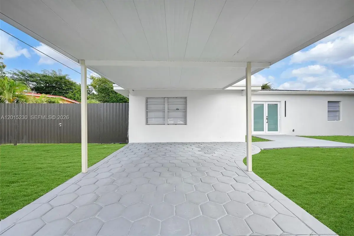 12621 NW 22nd Ct, Miami FL 33167