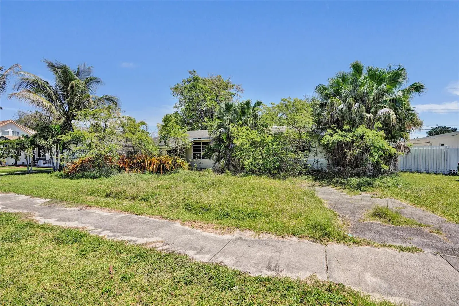 3 bedroom 2 bath Residential for sale at 17781 SW 113th Ave, Miami FL 33157