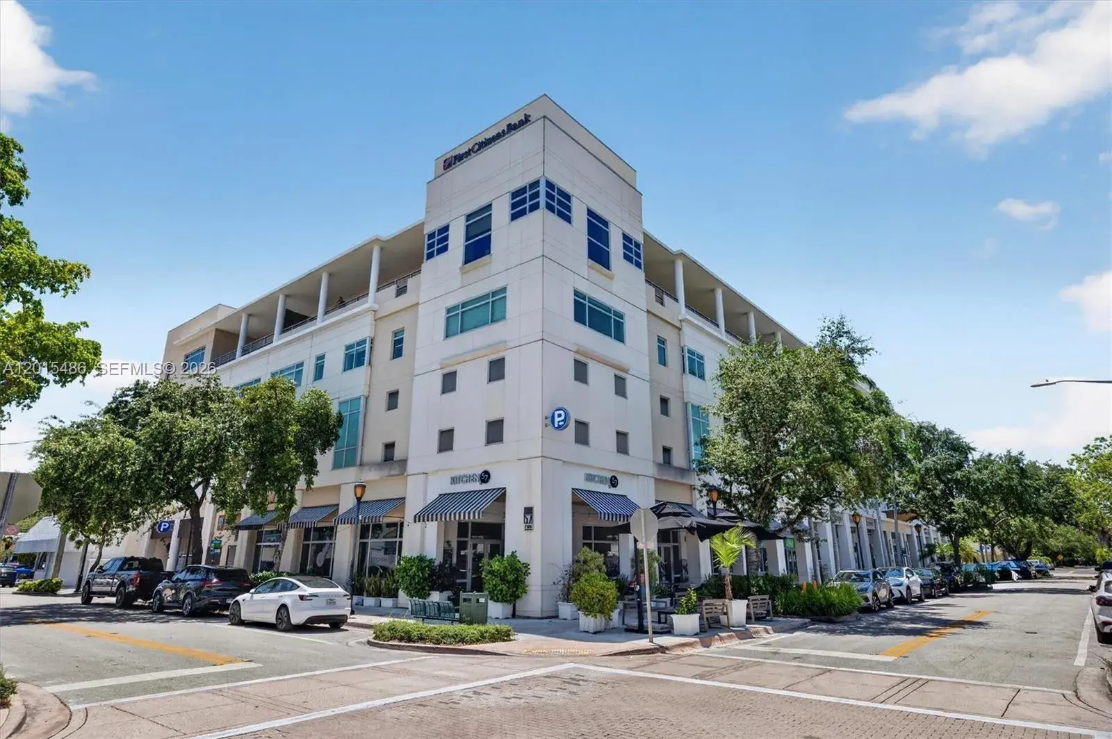 Commercial Sale for sale at 7301 SW 57th Ct # 525, South Miami FL 33143