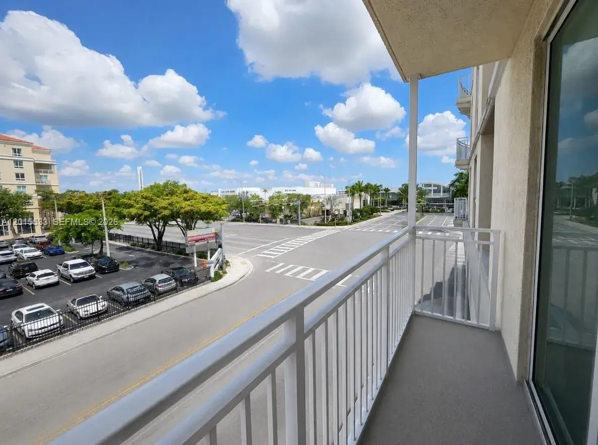 1 bedroom 1 bath Residential for sale at 7270 SW 88th St # B202, Miami FL 33156