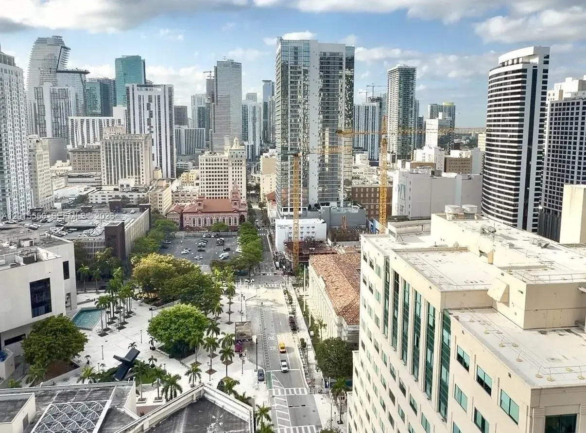 121 NE 5th St # 2705, Miami FL 33132