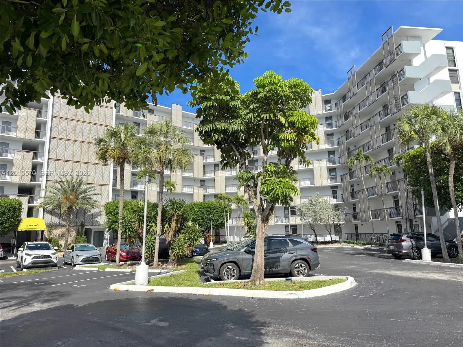 1 bedroom 1 bath Residential Lease for rent at 20400 W Country Club Dr # 209, Aventura FL 33180
