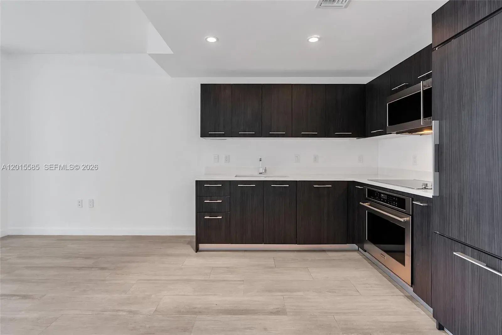 45 SW 9th St # 3502, Miami FL 33130