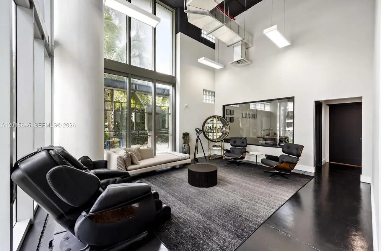 92 SW 3rd St, Miami FL 33130