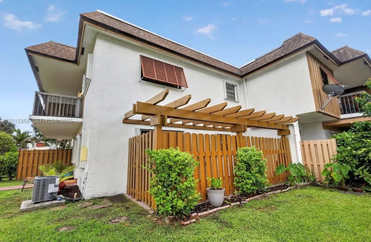 6904 NW 169th St # 145F, Hialeah FL 33015