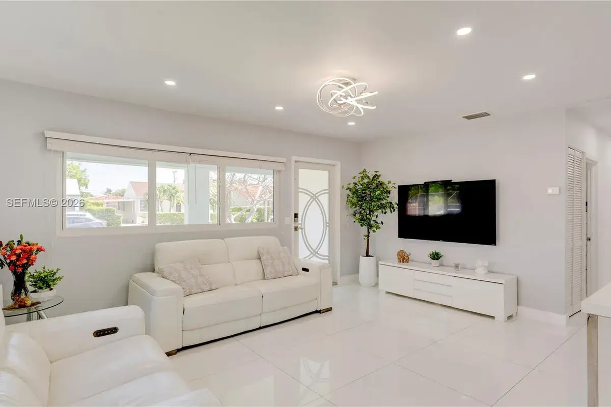6450 SW 39th Ter, Miami FL 33155