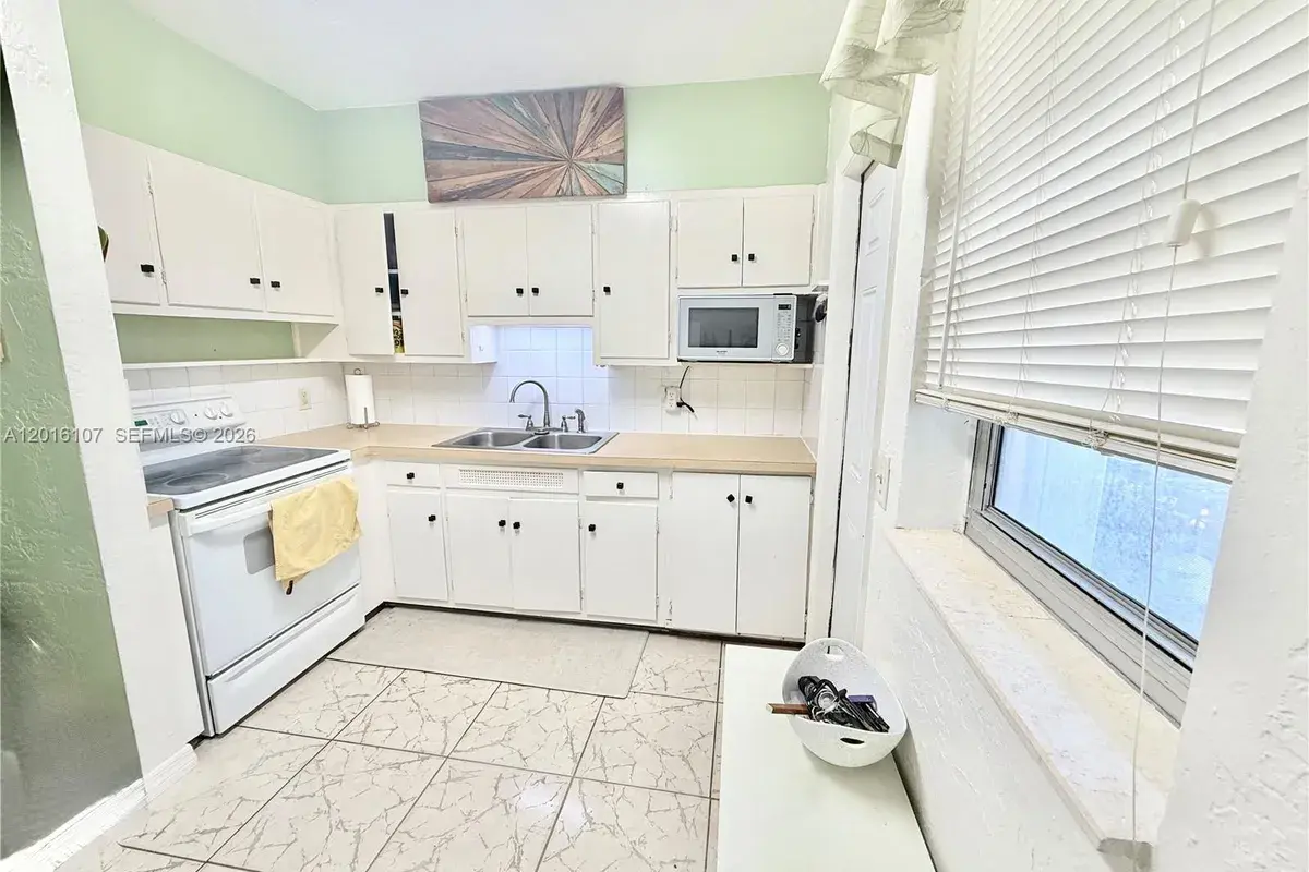 825 S 20th Ave # A, Hollywood FL 33020