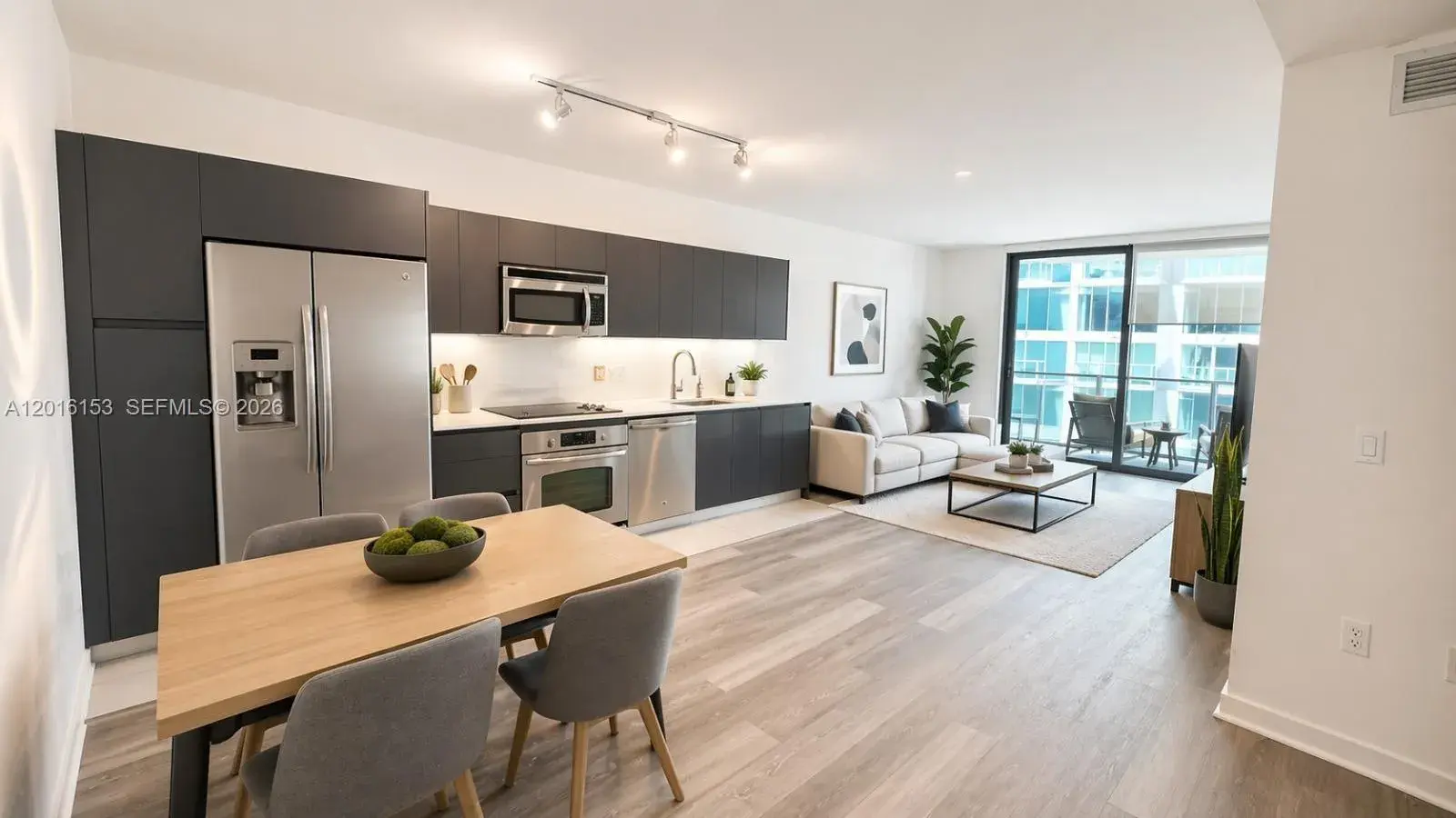 31 SE 6th St # 1904, Miami FL 33131