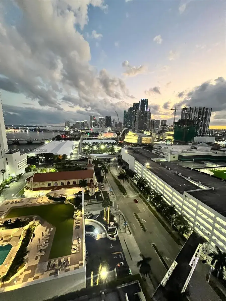 1717 N Bayshore Dr # 2453, Miami FL 33132