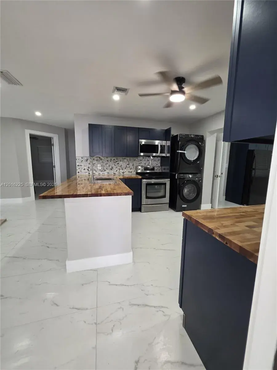 2281 N 56th Ter, Hollywood FL 33021