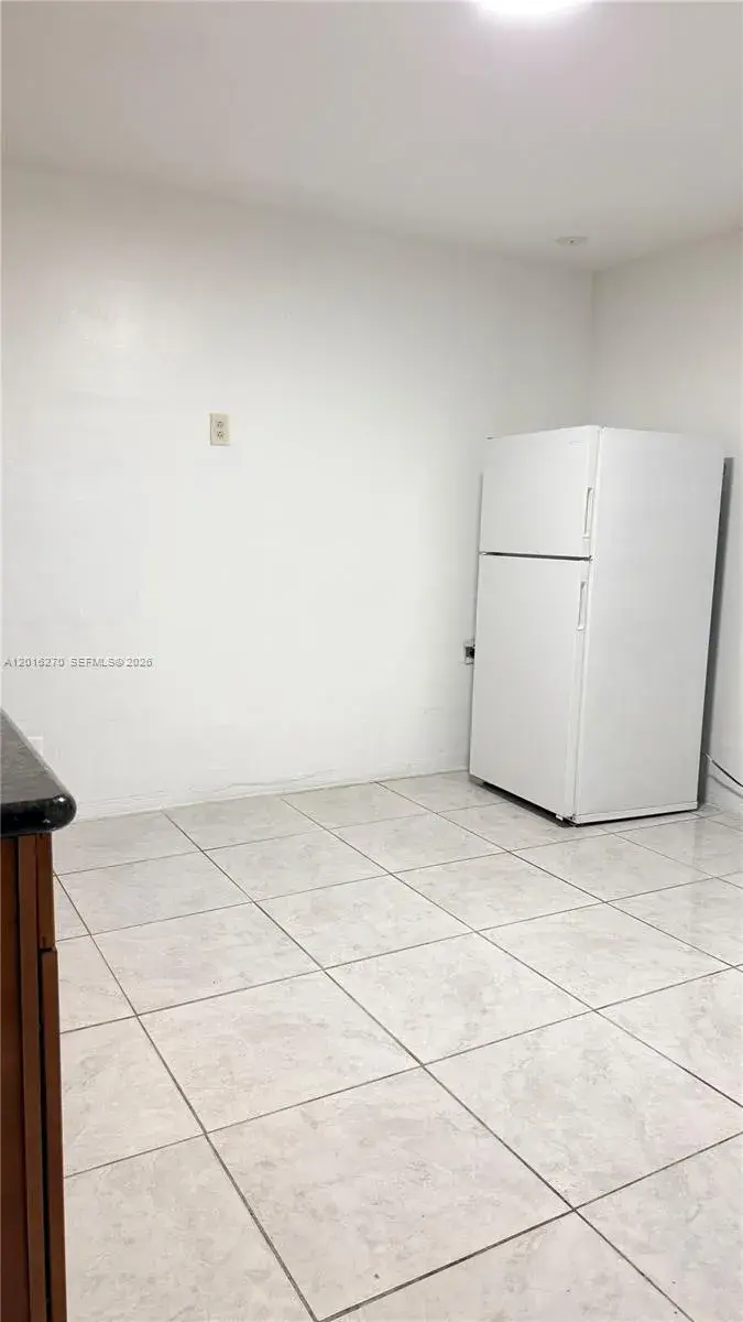 1 bedroom 1 bath Residential Lease for rent at 717 NE 1st St, Hallandale Beach FL 33009