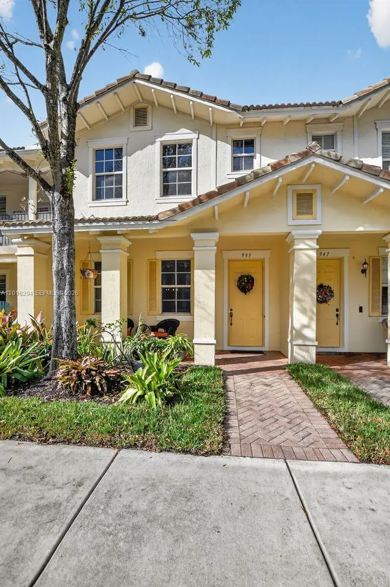 933 NW 18th Ave, Boca Raton FL 33486