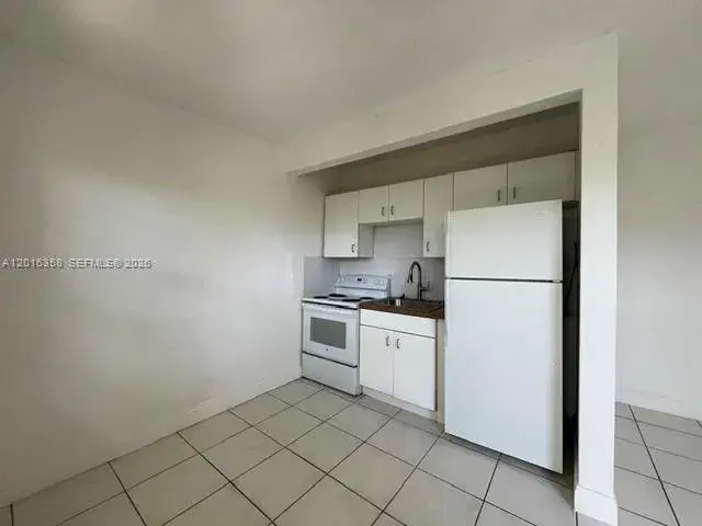 441 SW 10th St # 4, Miami FL 33130