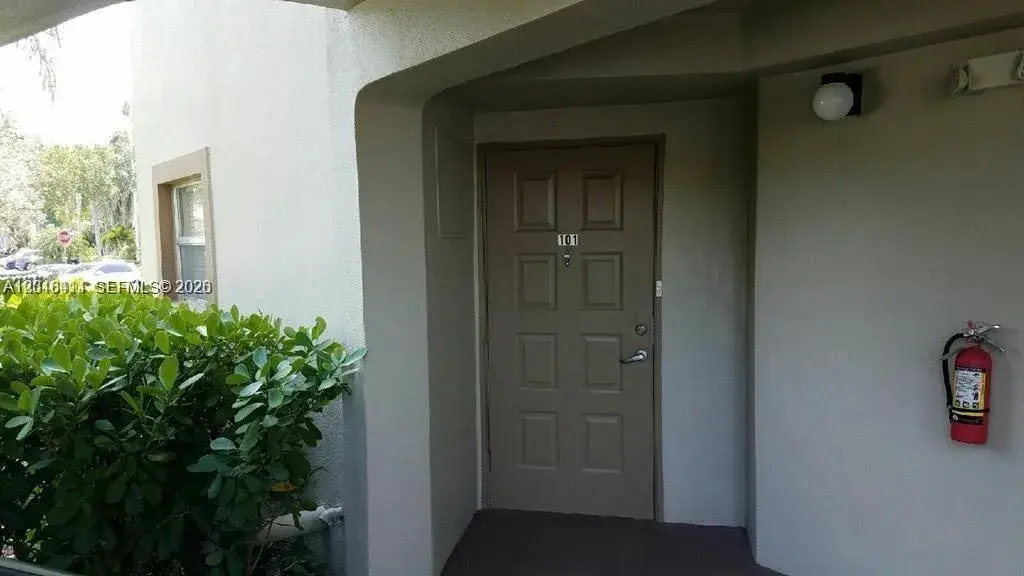2 bedroom 2 bath Residential for sale at 550 SW 137th Ave # 101L, Pembroke Pines FL 33027