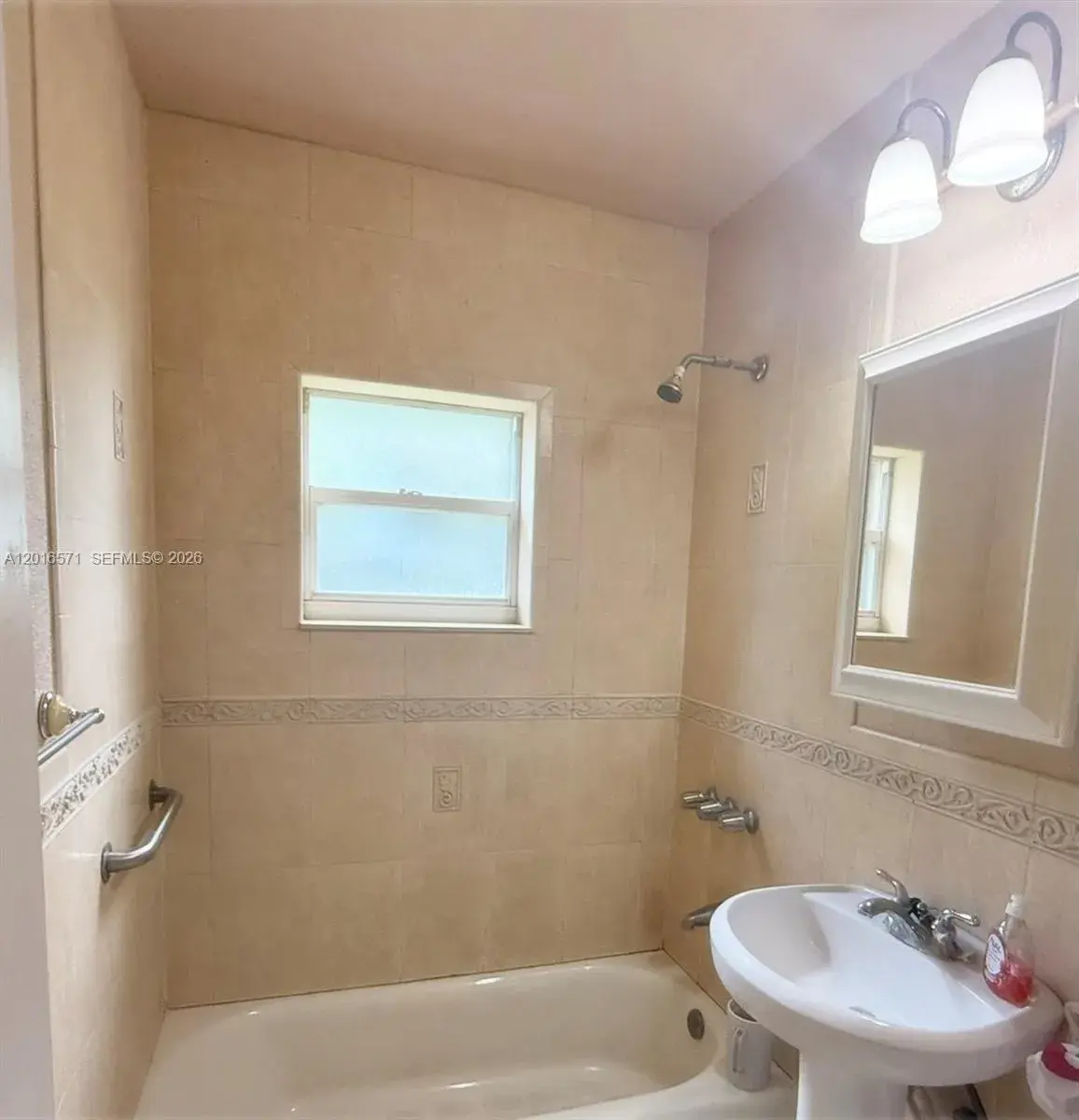 50 E 44th St, Hialeah FL 33013