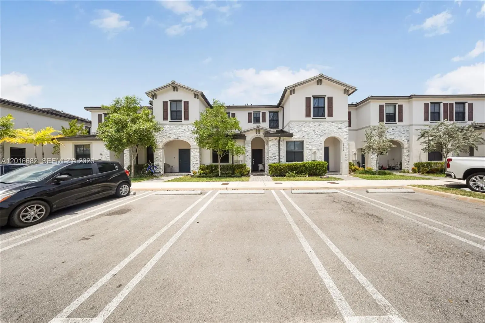 3 bedroom 3 bath Residential for sale at 18236 SW 148th Rd, Miami FL 33187