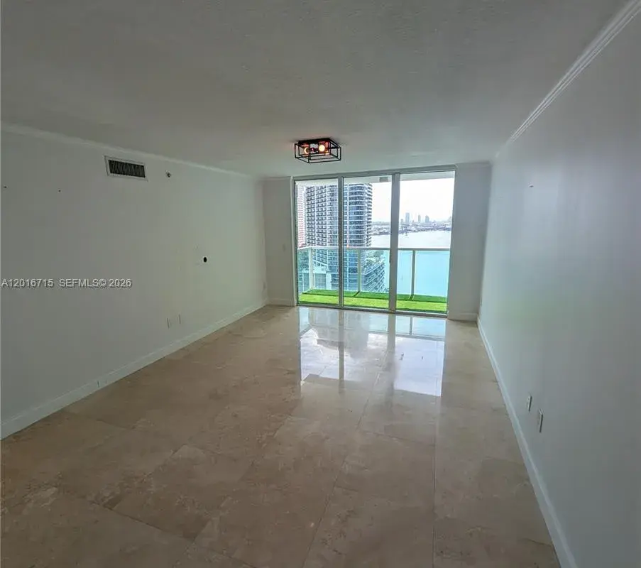 31 SE 5th St # 3002, Miami FL 33131