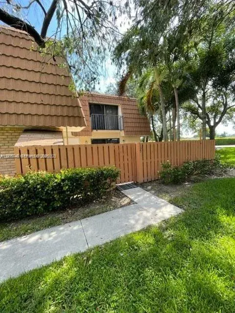2 bedroom 2 bath Residential for sale at 135 Heritage Way, West Palm Beach FL 33407