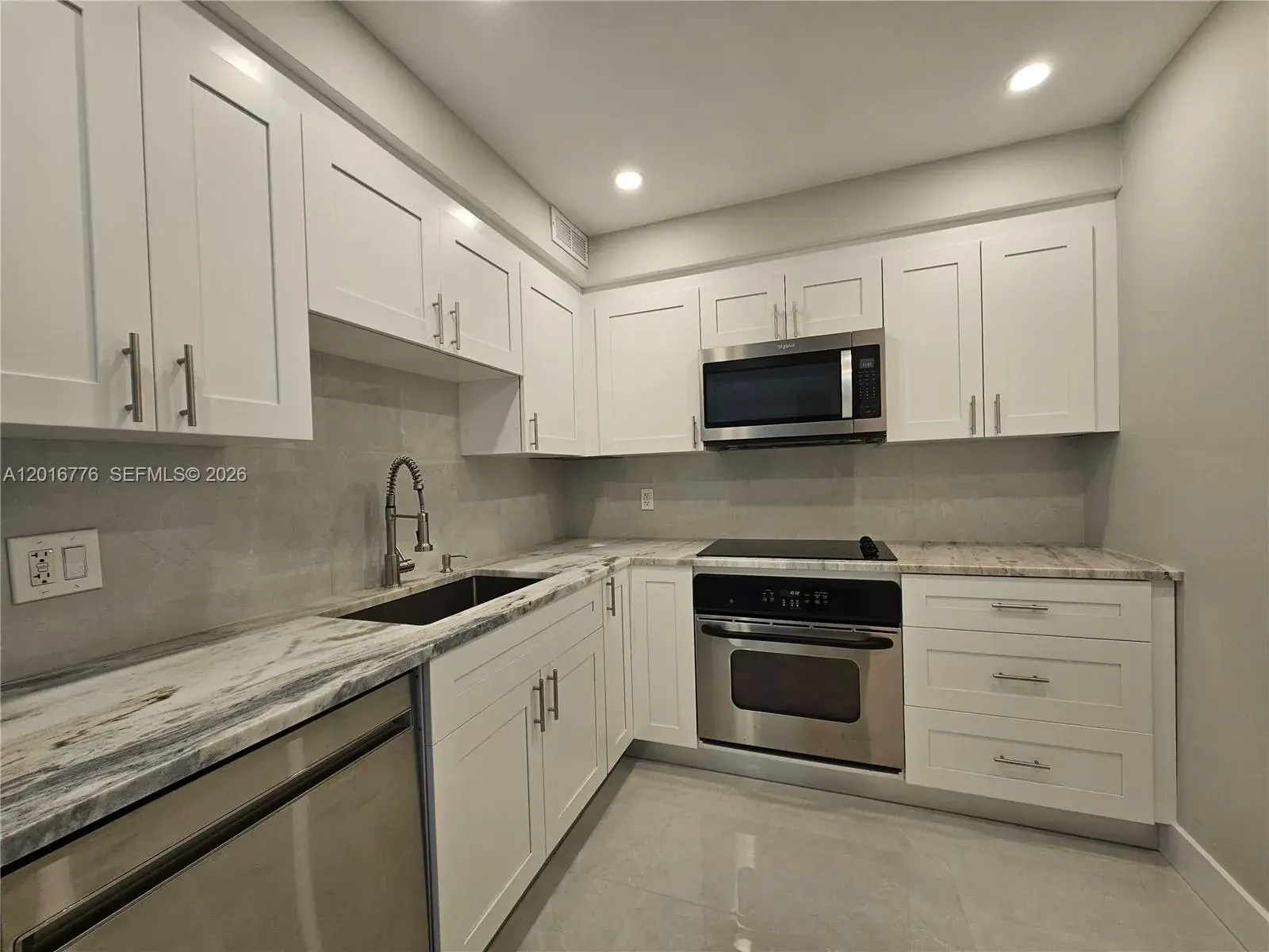 1985 S Ocean Dr # 2K, Hallandale Beach FL 33009