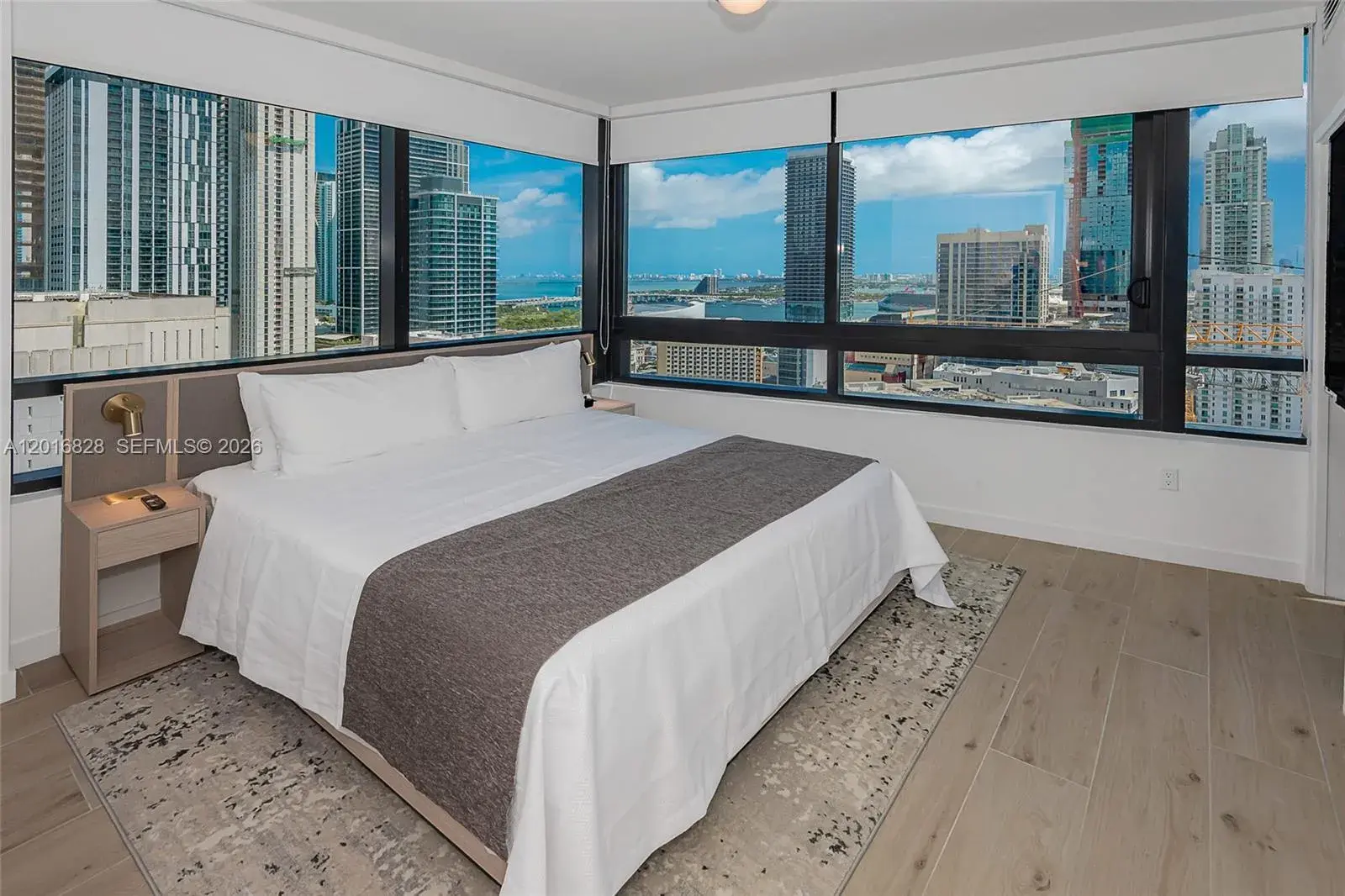 225 N Miami Ave # 2801, Miami FL 33128