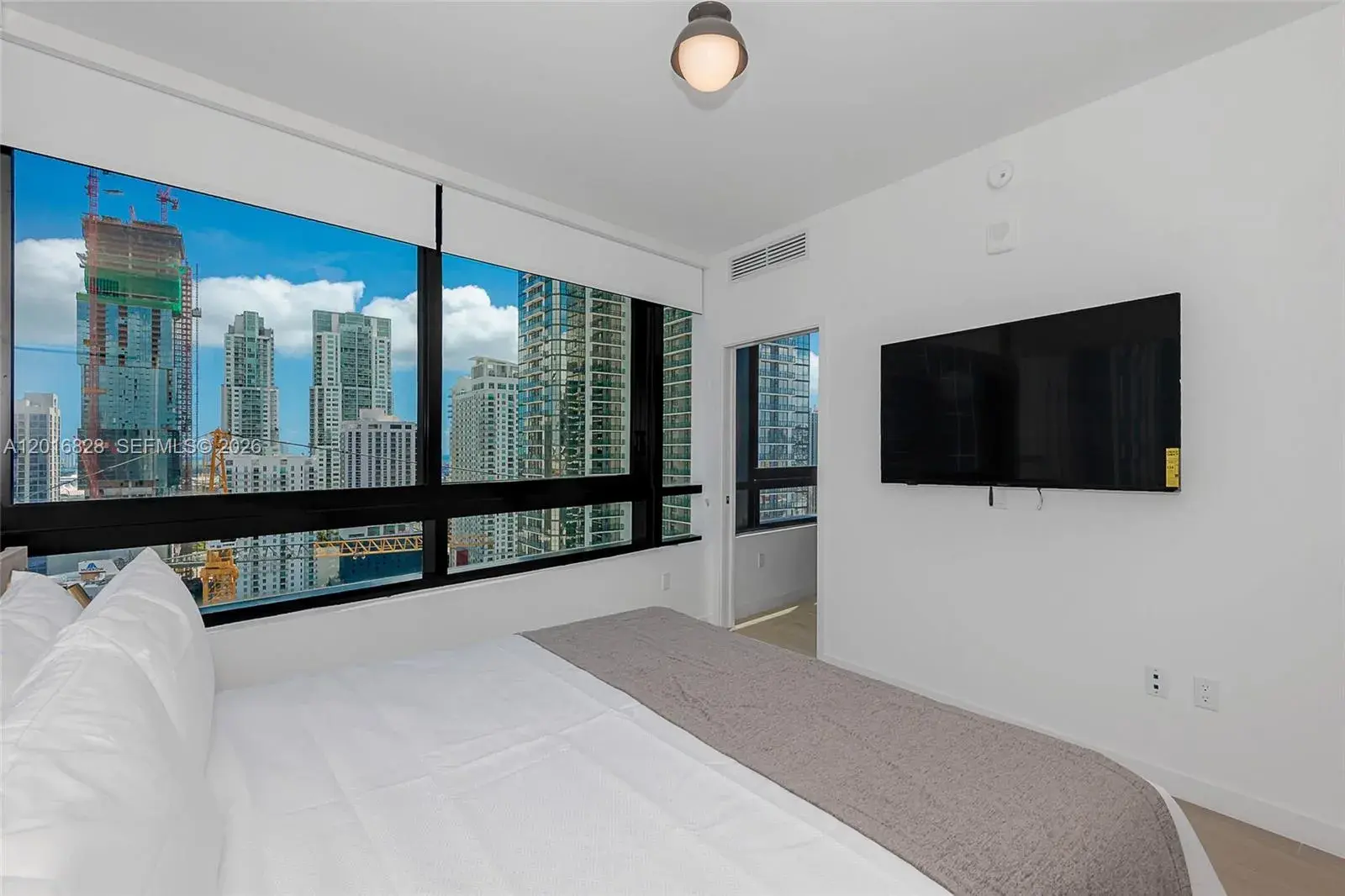 225 N Miami Ave # 2801, Miami FL 33128