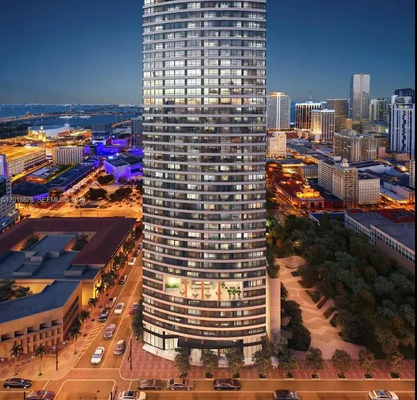 225 N Miami Ave # 2801, Miami FL 33128