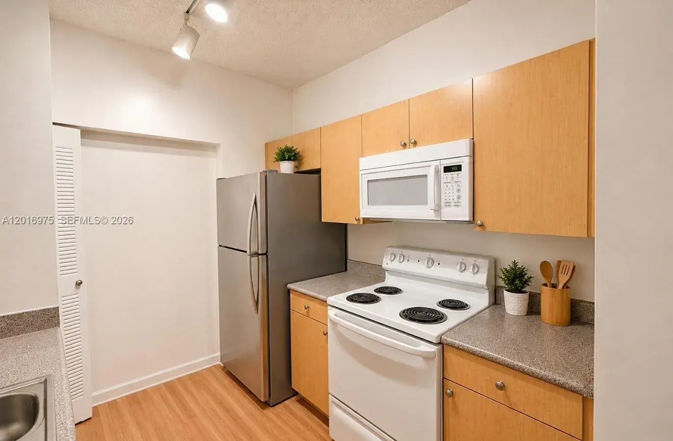 1 bedroom 1 bath Residential Lease for rent at 1919 Van Buren St # 115A, Hollywood FL 33020
