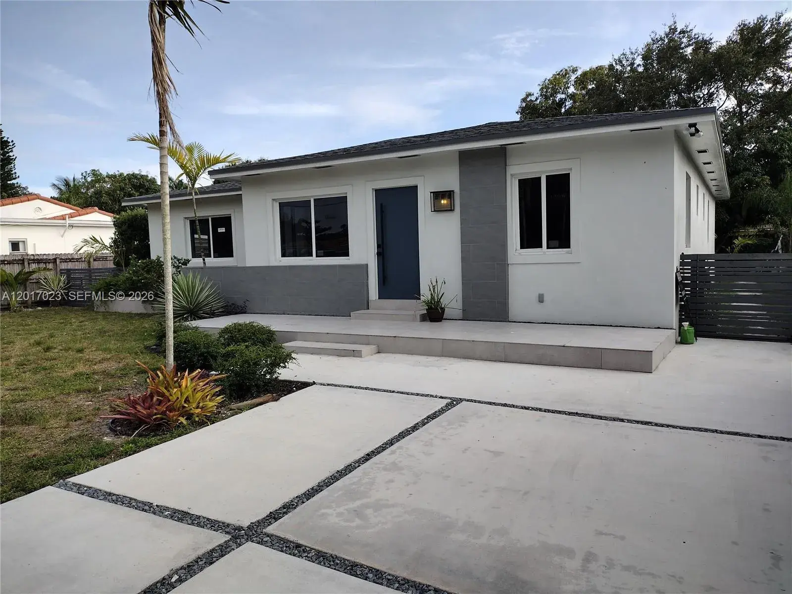 300 S Biscayne River Dr, Miami FL 33169