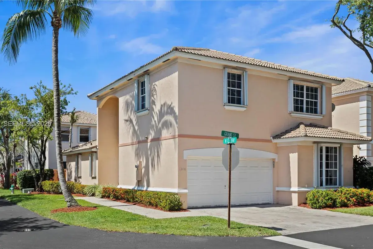 1240 Grant St, Hollywood FL 33019