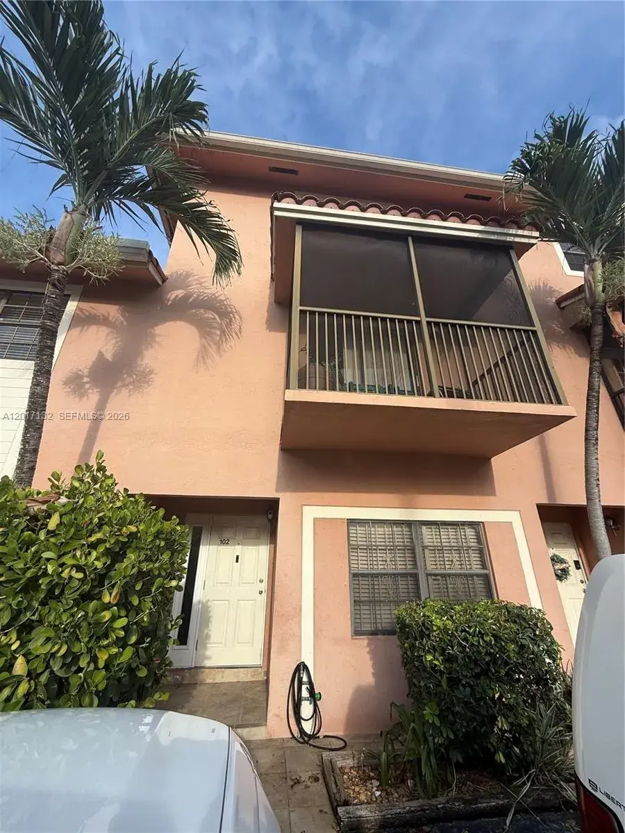 3 bedroom 4 bath Residential for sale at 9902 Hammocks Blvd # 60, Miami FL 33196