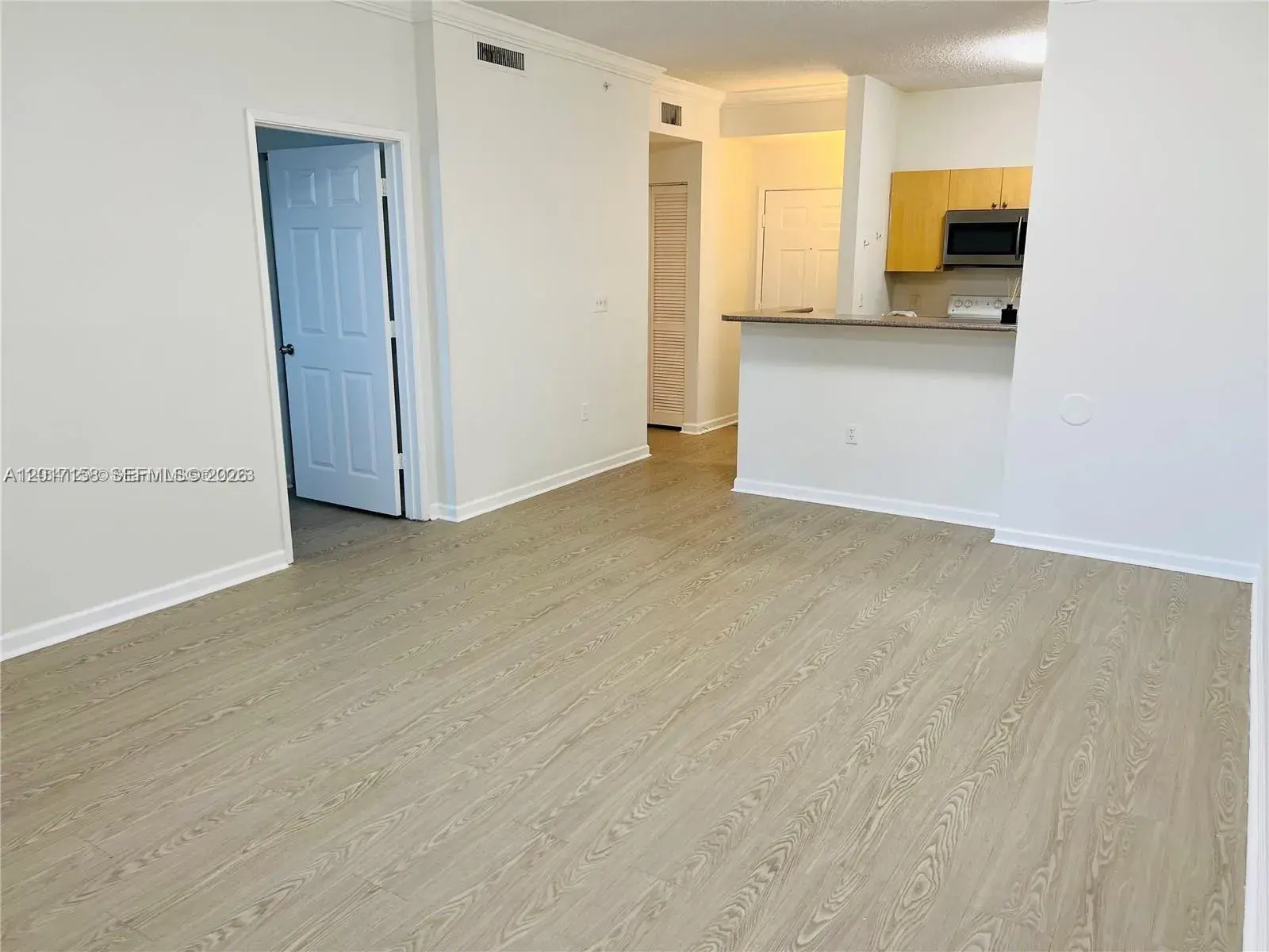 1900 Van Buren St # 111B, Hollywood FL 33020