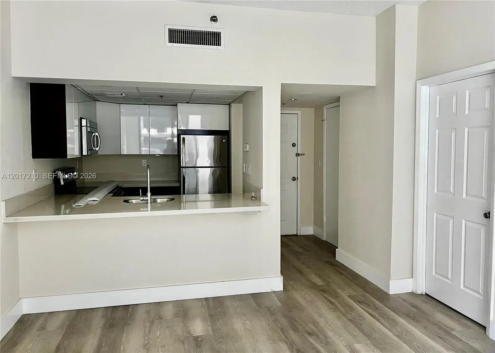 540 Brickell Key Dr # 218, Miami FL 33131
