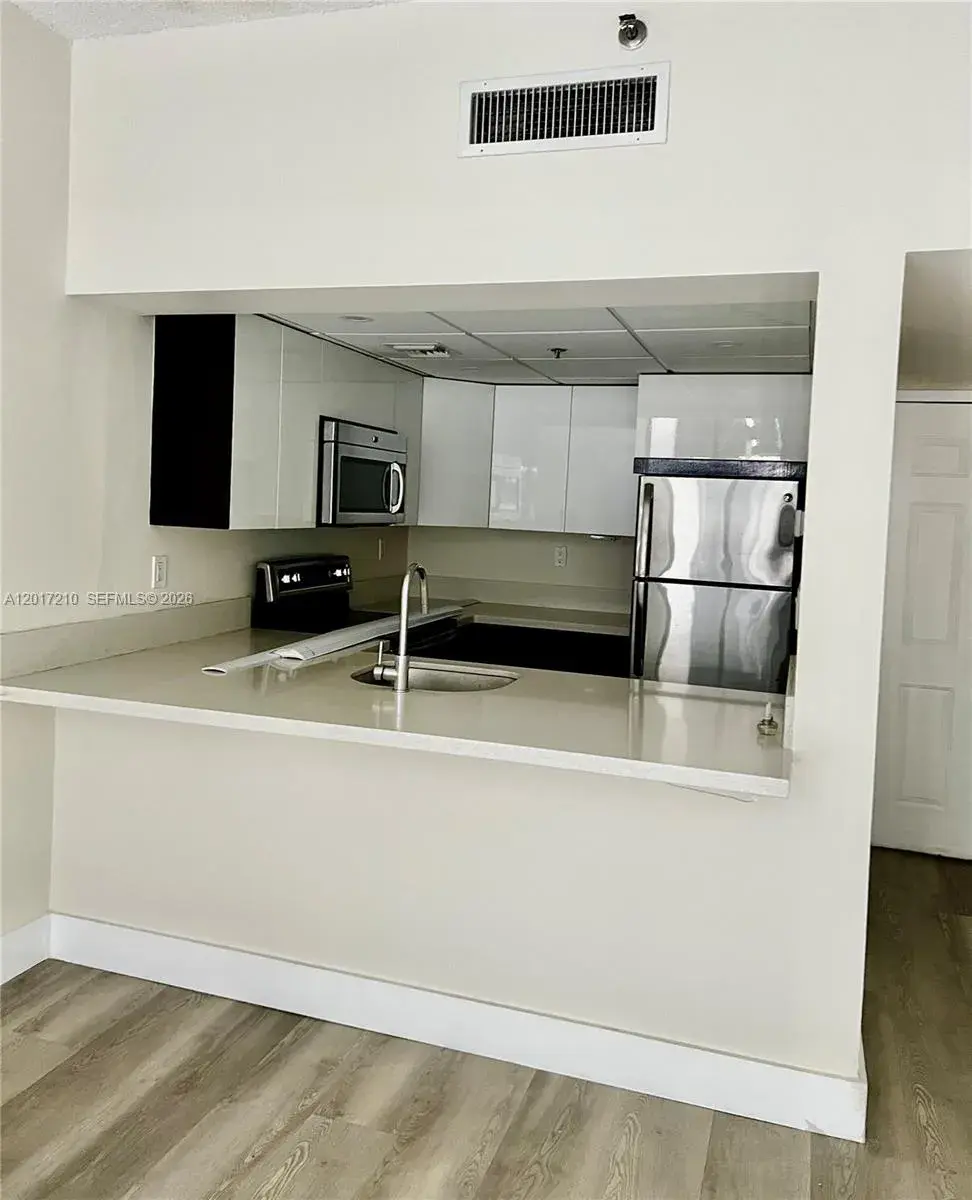 540 Brickell Key Dr # 218, Miami FL 33131