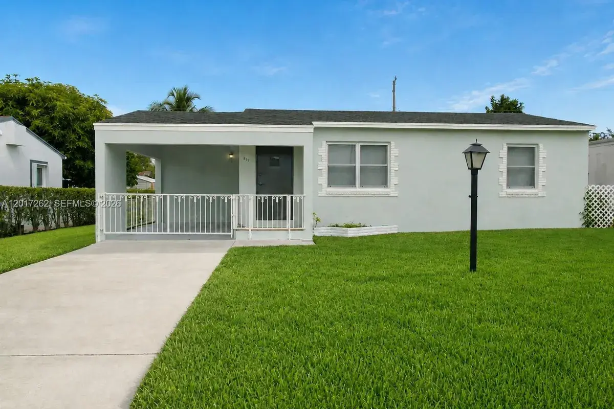 831 El Prado, West Palm Beach FL 33405