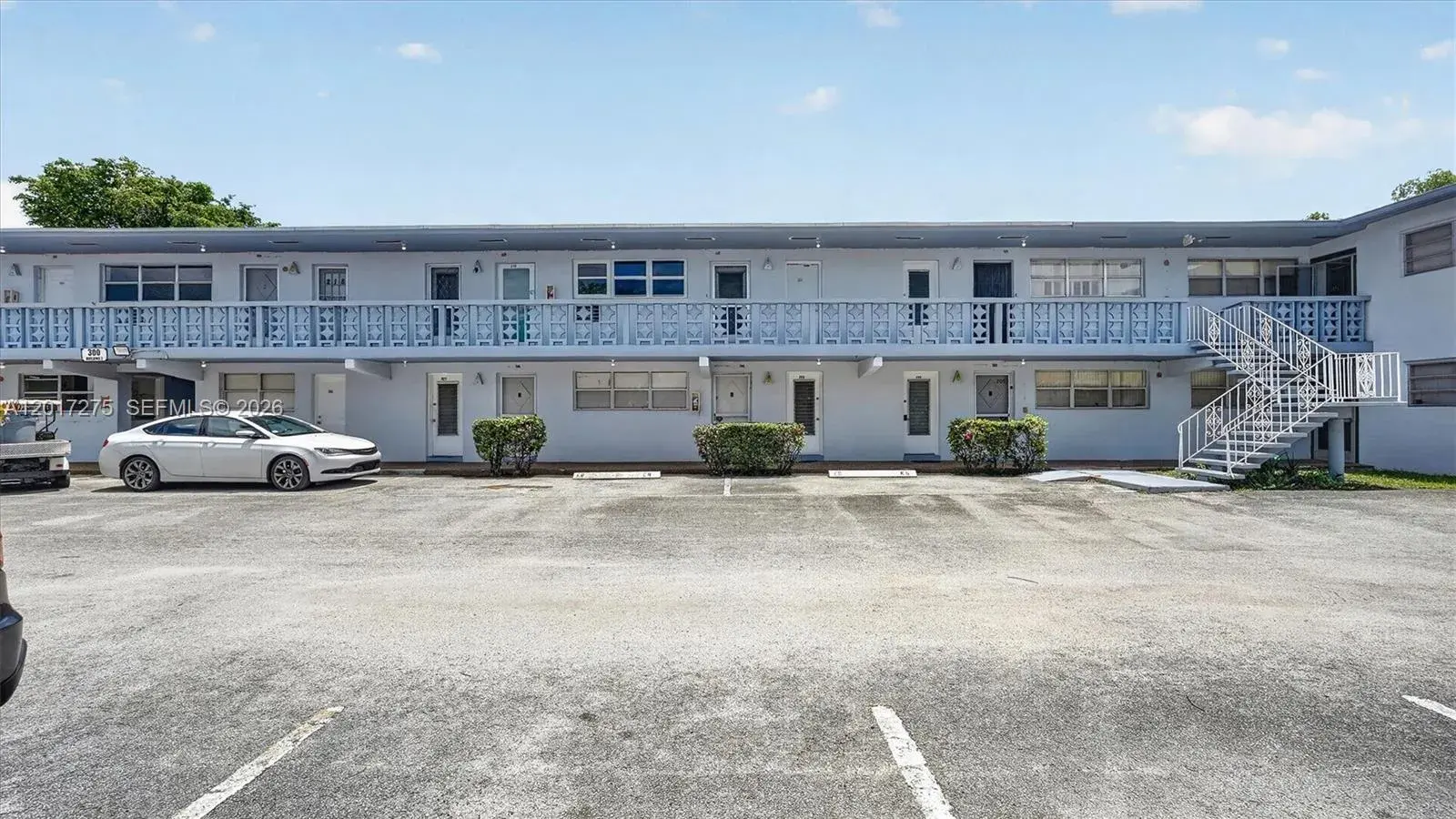 1 bedroom 1 bath Residential for sale at 300 NE 191st St # 219, Miami FL 33179