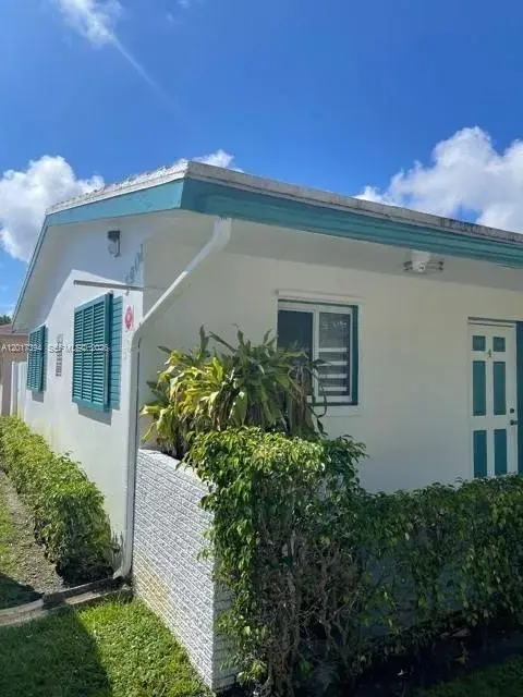 5911 NE 18th Ave, Fort Lauderdale FL 33334