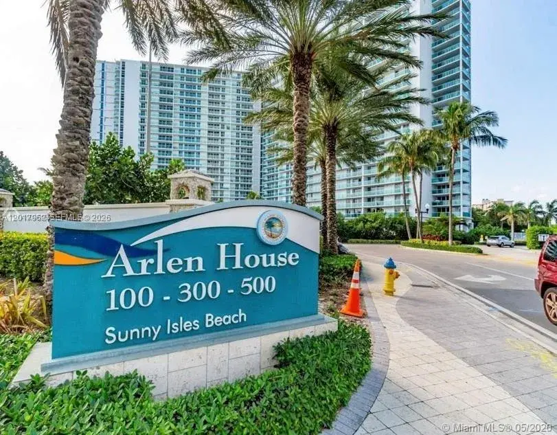 1 bedroom 1 bath for sale at 100 Bayview Dr # 309, Sunny Isles Beach FL 33160