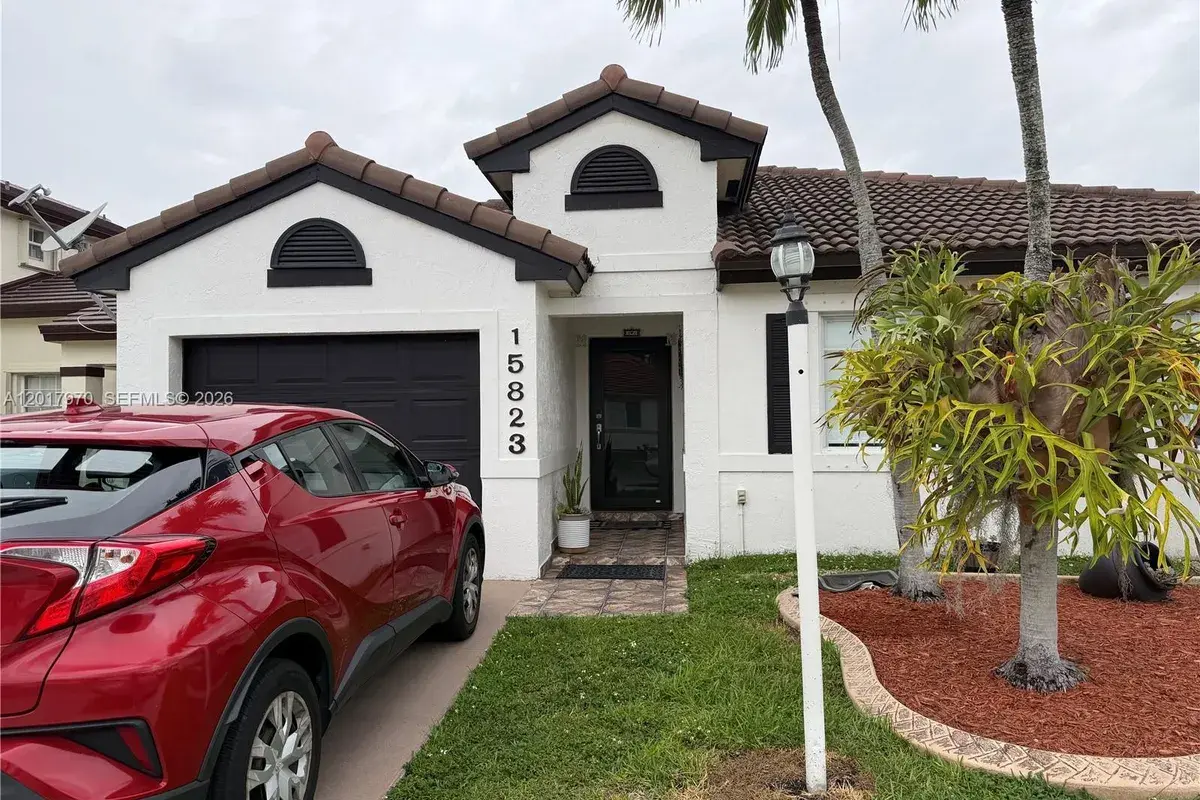 15823 SW 82nd St, Miami FL 33193