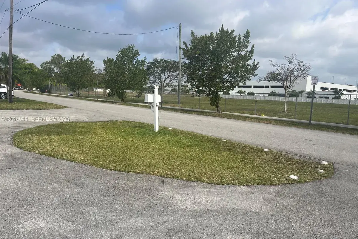 9260 SW 164th St, Palmetto Bay FL 33157