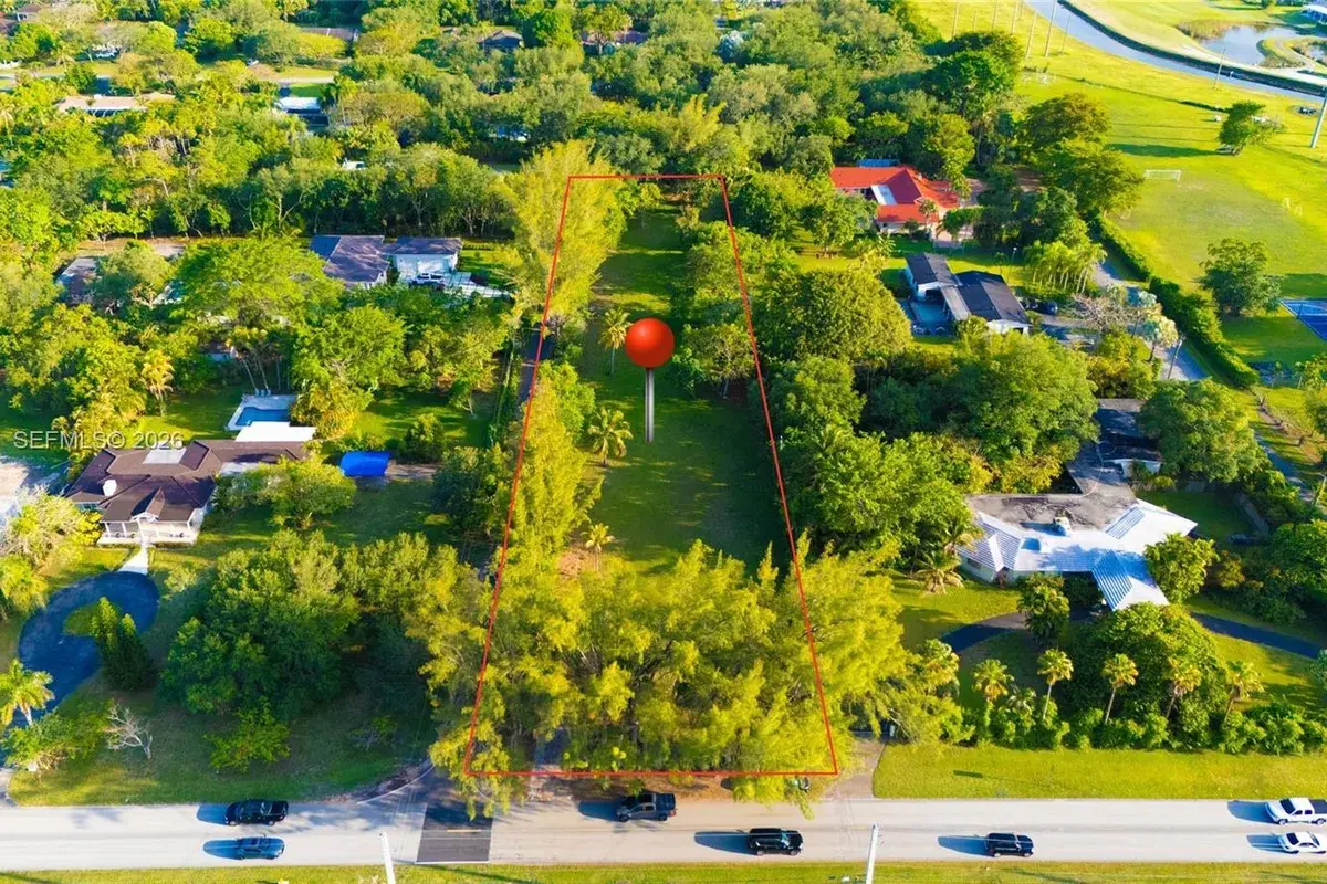 9840 SW 104th St, Miami FL 33176